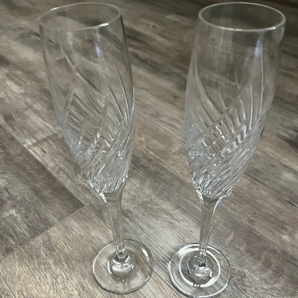 NWOT MIKASA Elegant Crystal Champagne Flutes - Picture 3 of 8